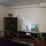 Comfortable 2-Bedroom, Private Kitchen And Bathroom
