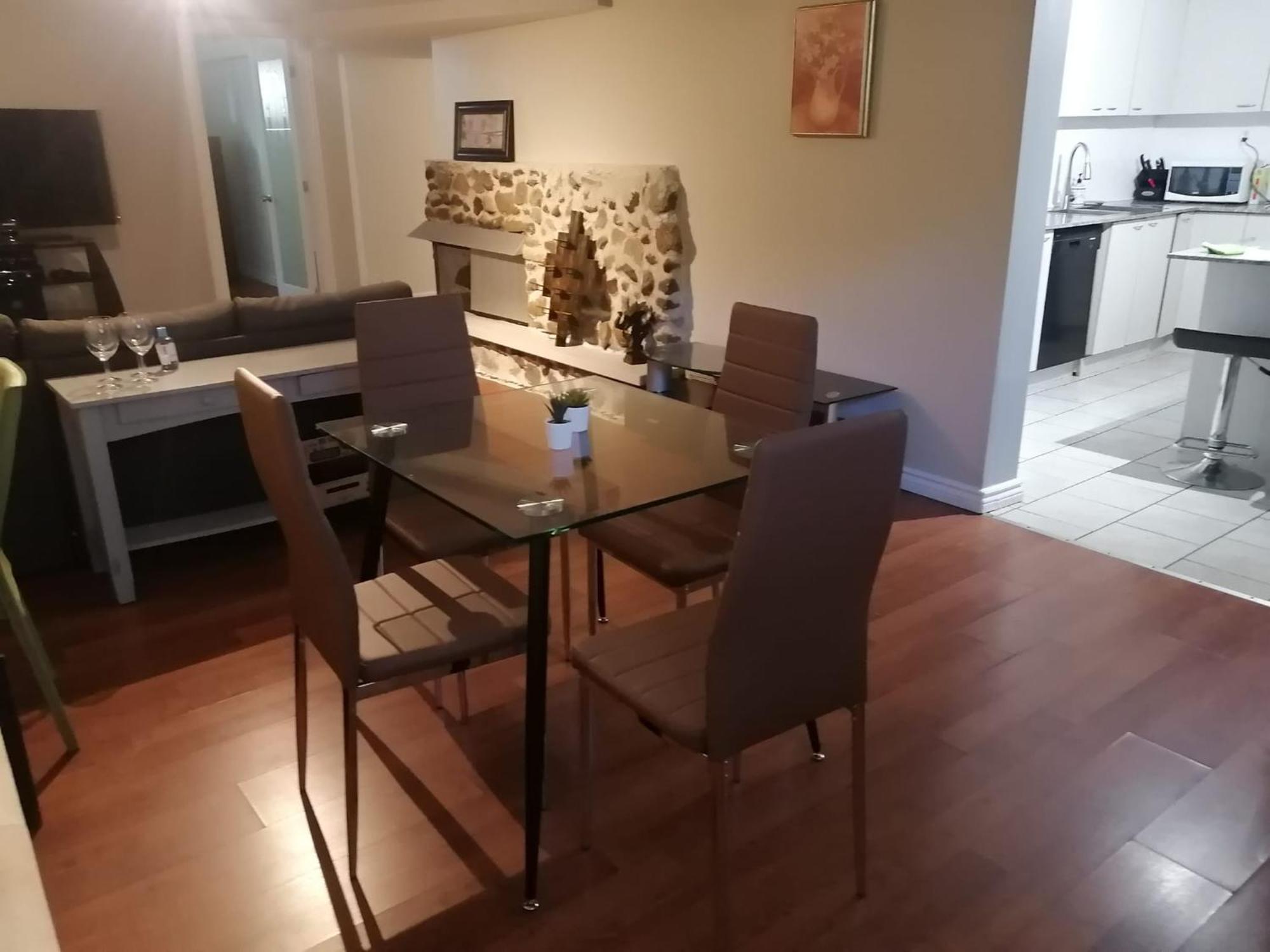 Comfortable 2-bedroom, Private Kitchen And Bathroom